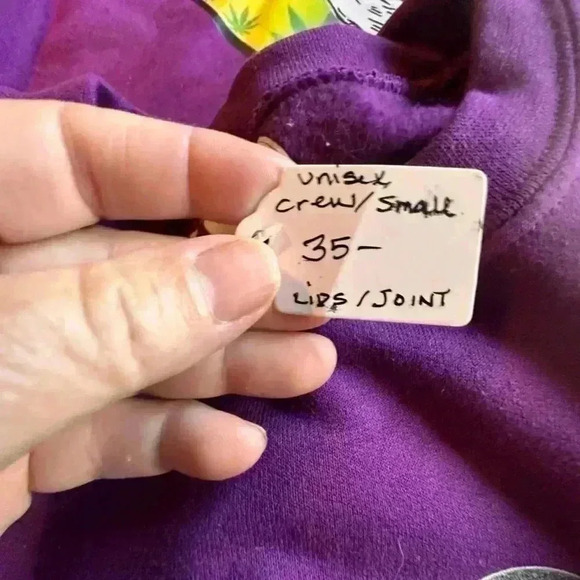 Gildan small vibrant purple tie dye lips & weed joint. NWT - Picture 6 of 6